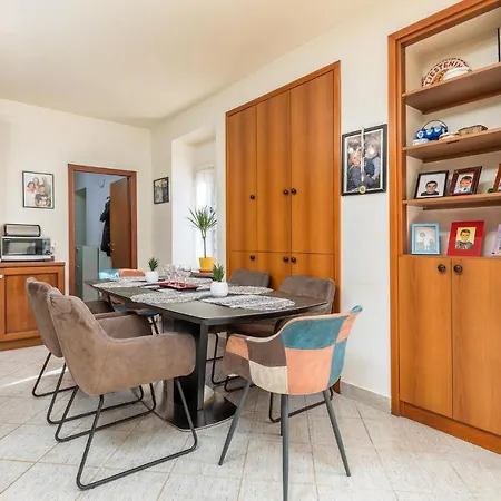 Σπίτι διακοπών 2 Bedroom Beautiful In