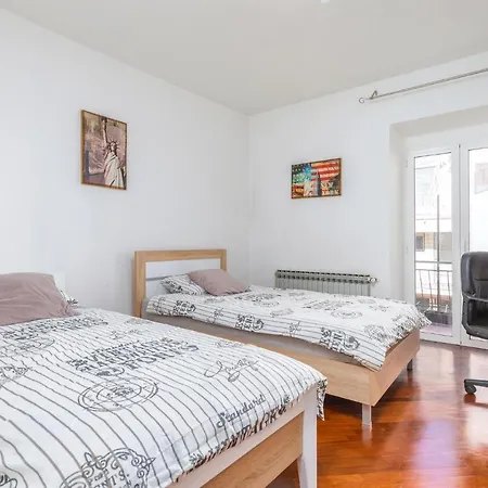 Σπίτι διακοπών 2 Bedroom Beautiful In *
