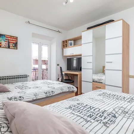 Σπίτι διακοπών 2 Bedroom Beautiful In
