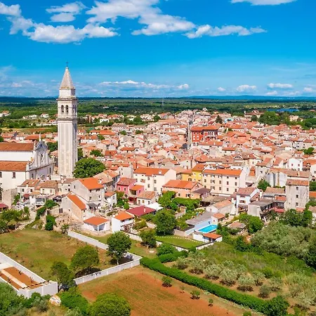 Σπίτι διακοπών 2 Bedroom Beautiful In *
