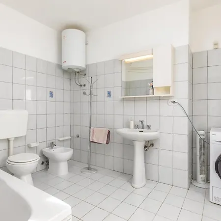 2 Bedroom Beautiful In