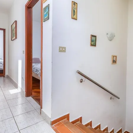 2 Bedroom Beautiful In *